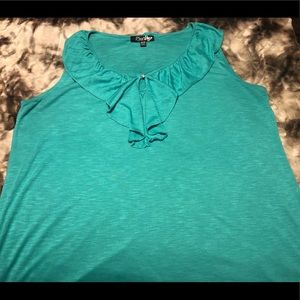 🌺Sale: 2/$16🌺 Teal ruffled sleeveless size 22/24